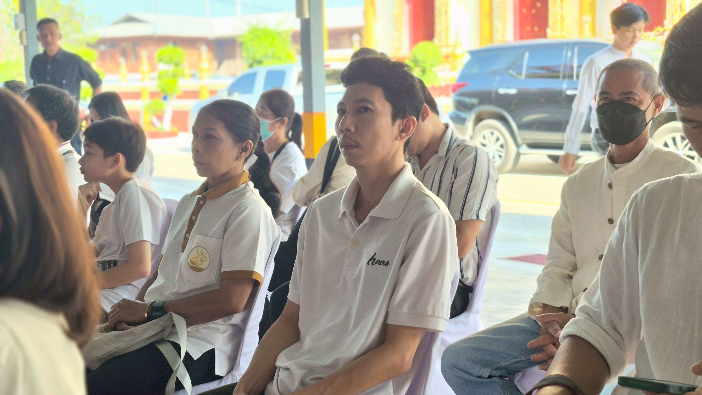 title - ปฏิรูปที่ดินจังหวัดเพชรบุรี พร้อมด้วย เจ้าหน้าที่ ส.ป.ก.เพชรบุรี ร่วมพิธีตักบาตรและเจริญพระพุทธมนต์ เจริญจิตตภาวนาถวายพระพรชัยมงคลแด่ พระบาทสมเด็จพระเจ้าอยู่หัวและสมเด็จพระนางเจ้าฯ พระบรมราชินี เนื่องในกิจกรรมวันสำคัญทางพระพุทธศาสนา (วันมาฆบูชา) ประจำปี 2569